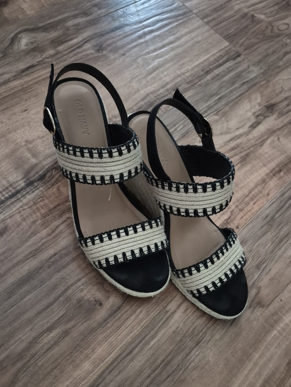 💙 OLD NAVY Strappy Black and Natural Woven Wedge Sandals - Women